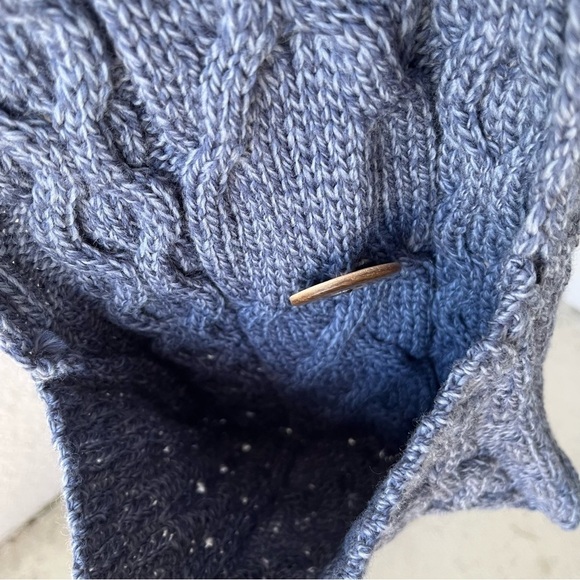 Irish Knit Denim Cable Wool Scarf with Button Pockets - Picture 5 of 9